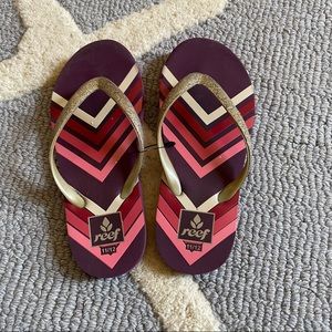 Reef Girls Flip Flops size 11/12